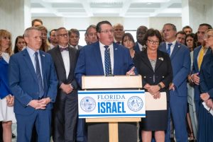 Retorika Nuklir terhadap Gaza: Tanda Bahaya Dunia yang Semakin Membisu